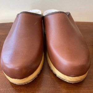 Impo Leather Clogs. Denmark Ortho Brown EU40/US 9-9.5